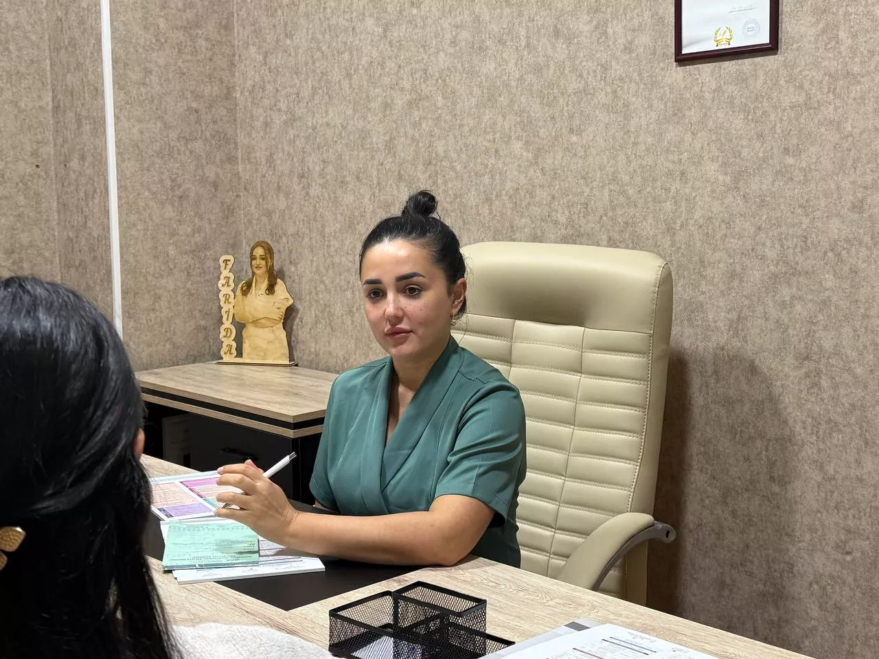 Mikrodermabraziya: Dəri Yenilənməsi Nədir və Hansı Hallarda Tətbiq Olunur?